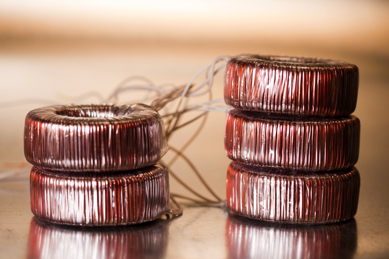 Stacked toroidal inductors showing winding quality